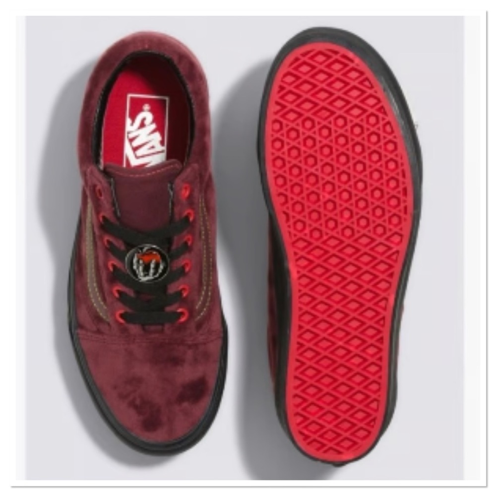 NWOB Women's Vans Disney x Old Skool Stackform
'Snowwhite Posion Apple' - Picture 3 of 8